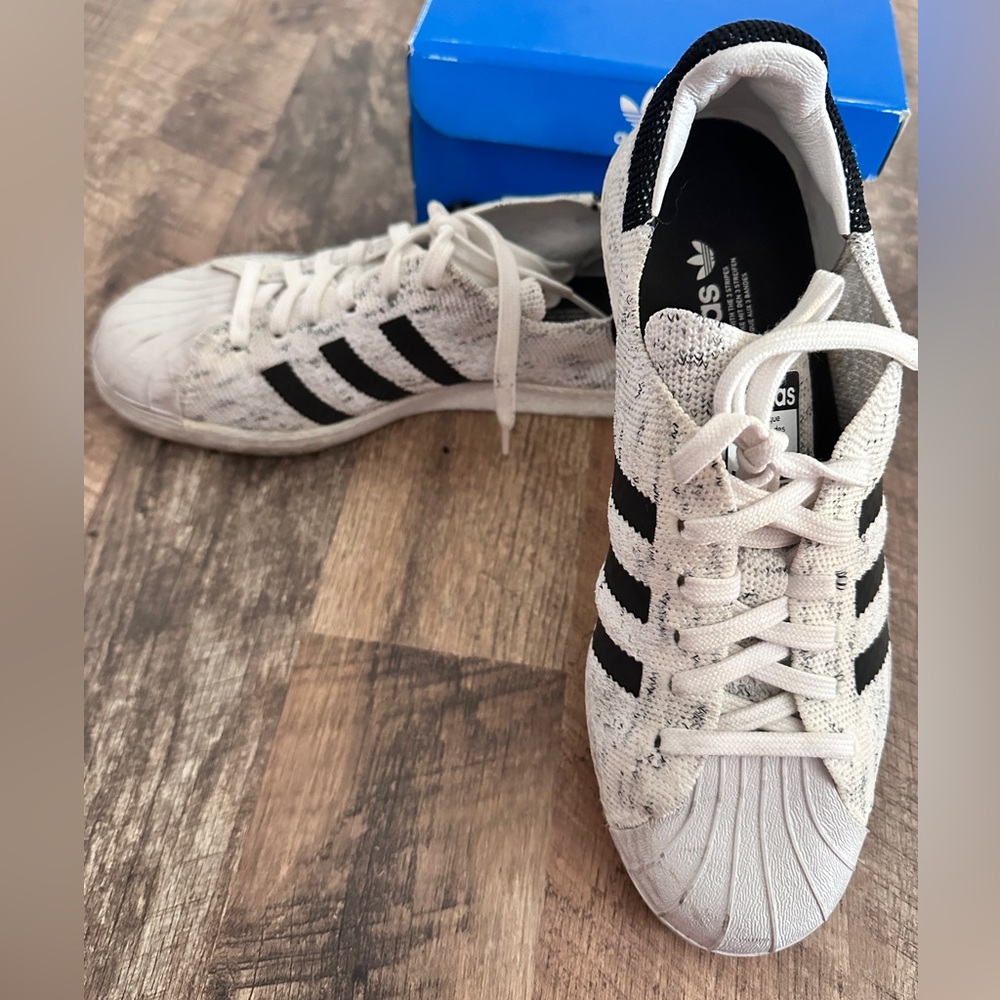Adidas sneakers three stripes